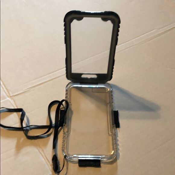 3/$15 or 5/$20 Waterproof phone case (fit an iPhone 6plus) - Picture 4 of 6